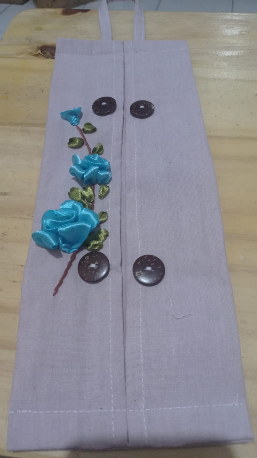 Tempat tissue gantung seri mawar_tempat tissue gantung blue rose.jpg